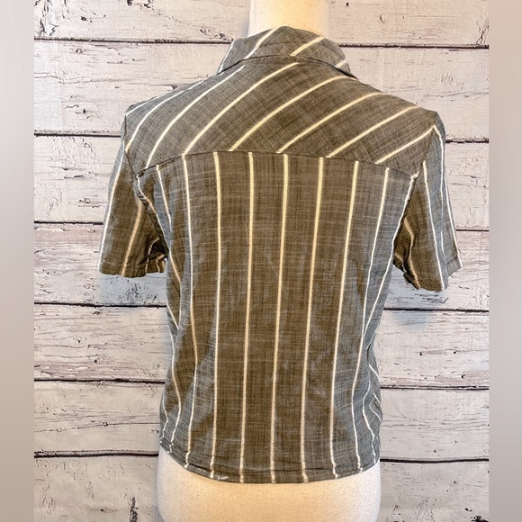 UNIVERSAL THREAD Button Down Shirt w Tie Bottom Gray w White Stripes-Medium - Picture 2 of 2